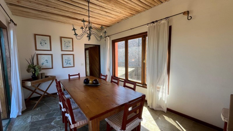 Increible casa en venta y alquiler en El Chorro a pasos del mar